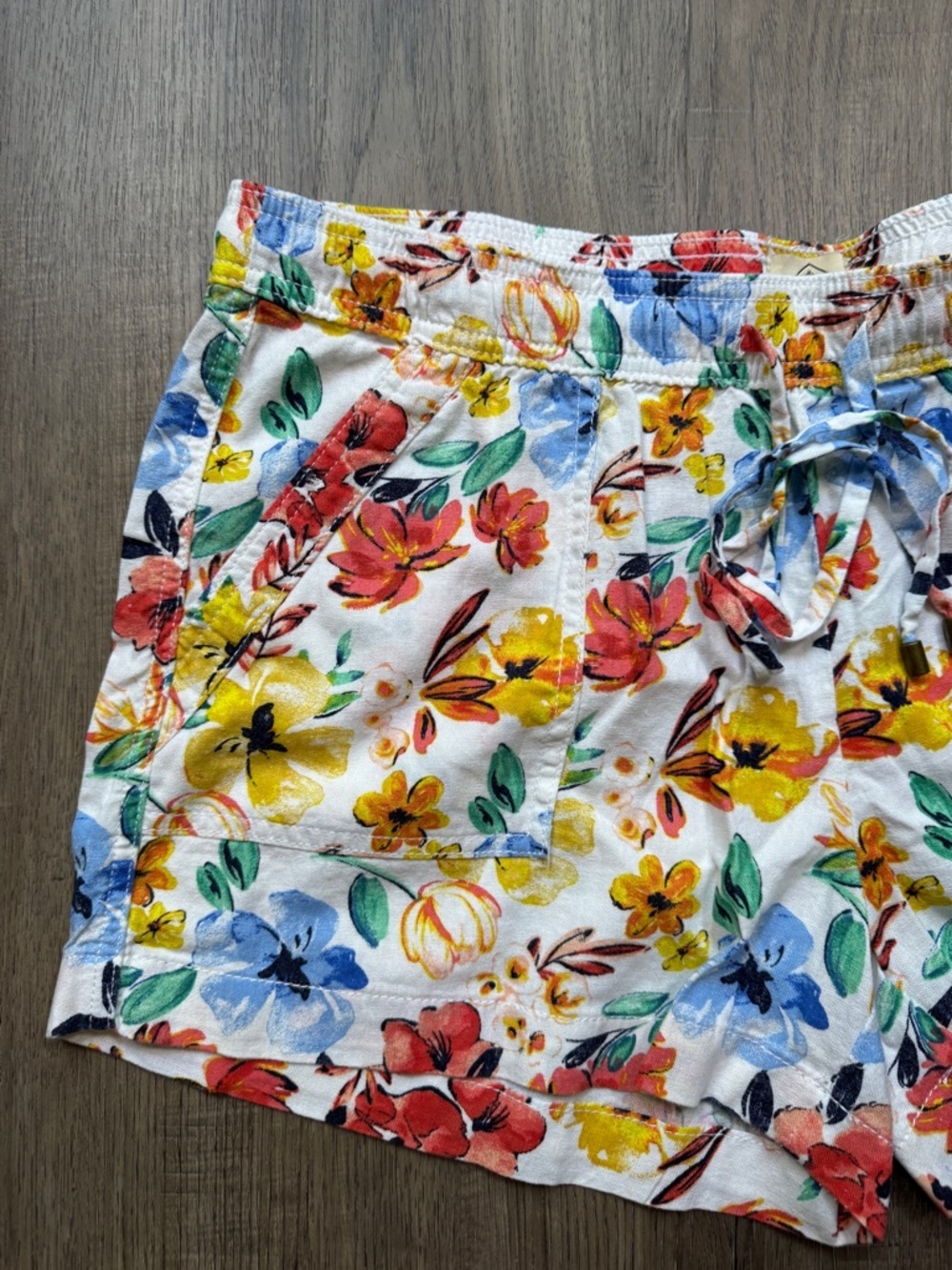 St. John's Bay White Floral Drawstring Linen Shorts - Size Extra Large - Picture 6 of 11